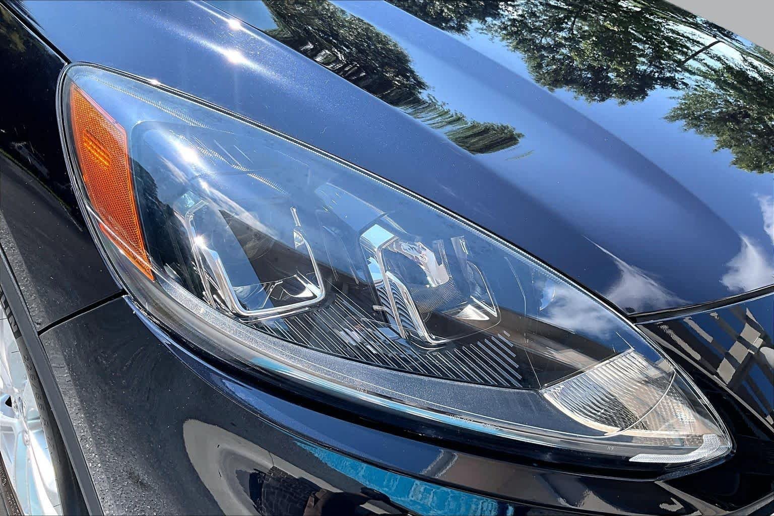 Used 2021 Antimatter Blue Metallic Ford SE image 27