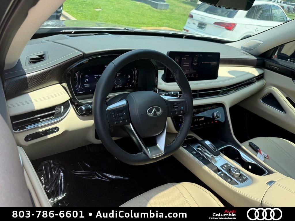 Used 2024 Silver INFINITI Sensory image 3