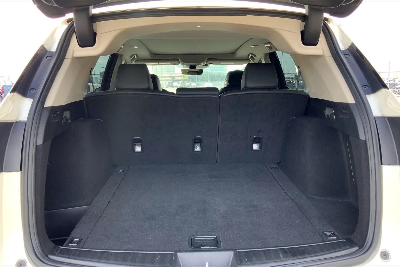 Used 2019 White Diamond Pearl Acura  image 34