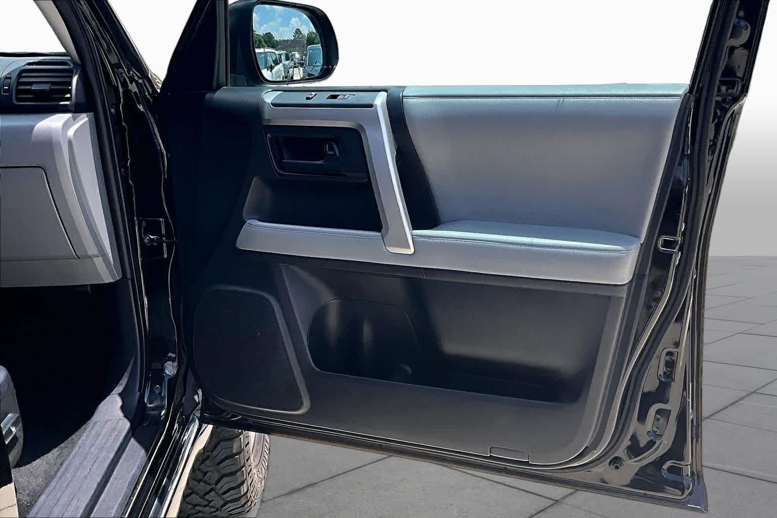 Used 2011 Black Toyota SR5 image 21