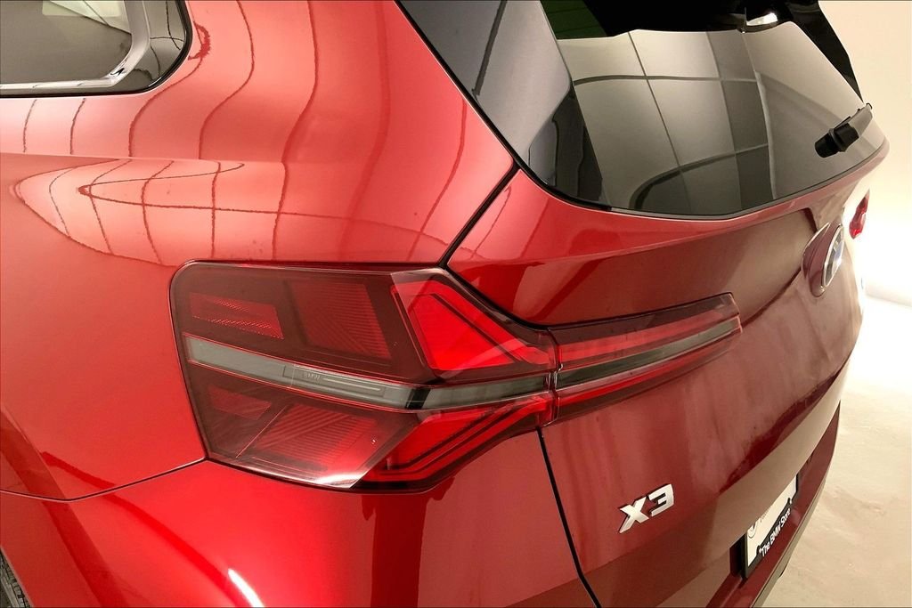 Used 2026 Vegas Red Metallic BMW  image 27