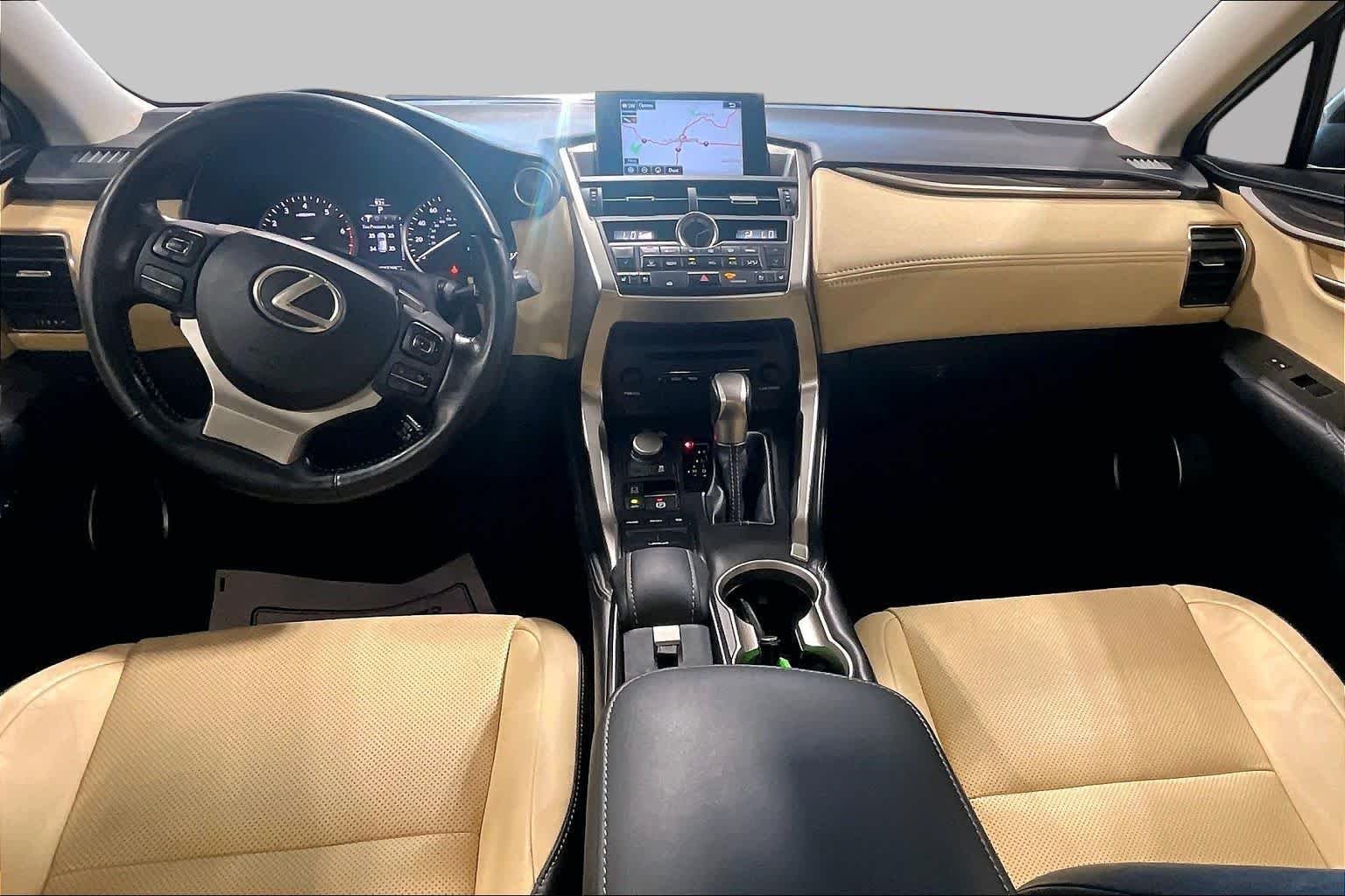 Used 2015 Atomic Silver Lexus  image 15
