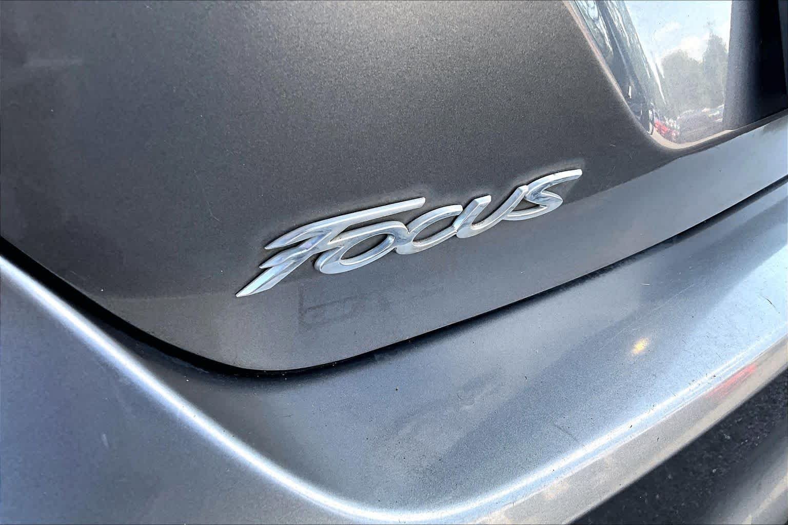 Used 2014 Sterling Gray Metallic Ford SE image 28