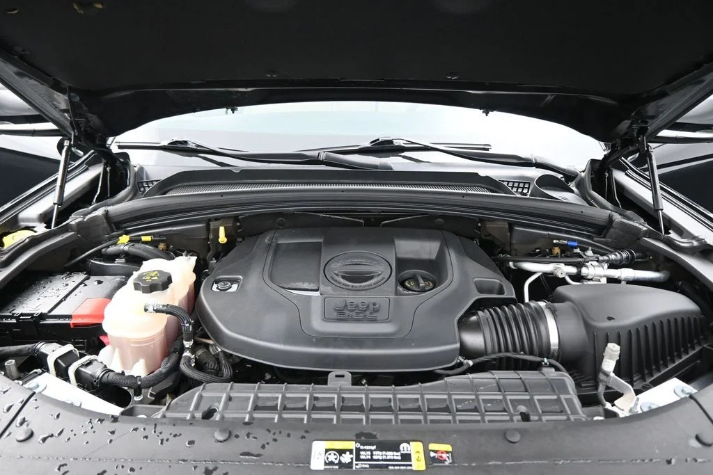 Used 2023 Black Jeep Summit image 34