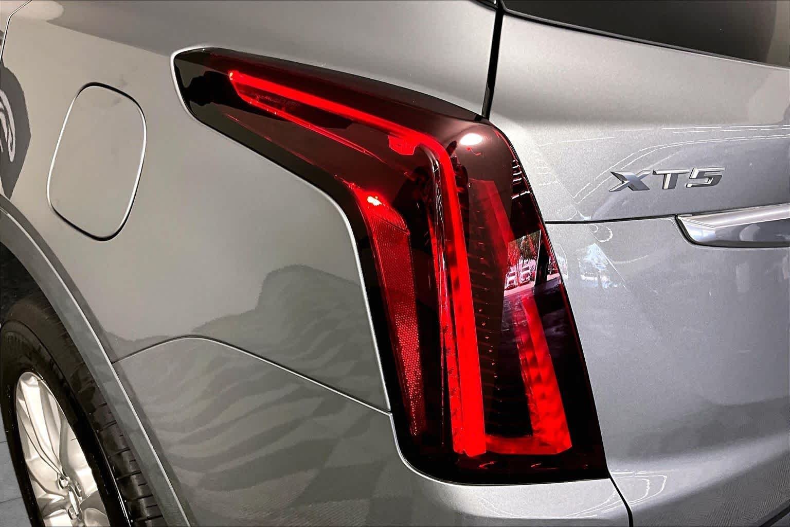Used 2024 Argent Silver Metallic Cadillac FWD Luxury image 27