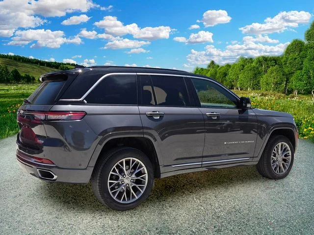 Certified Used 2025 Gray Jeep Summit image 6