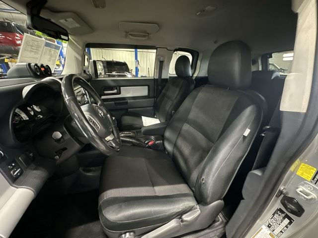 Used 2010  Toyota Base image 17