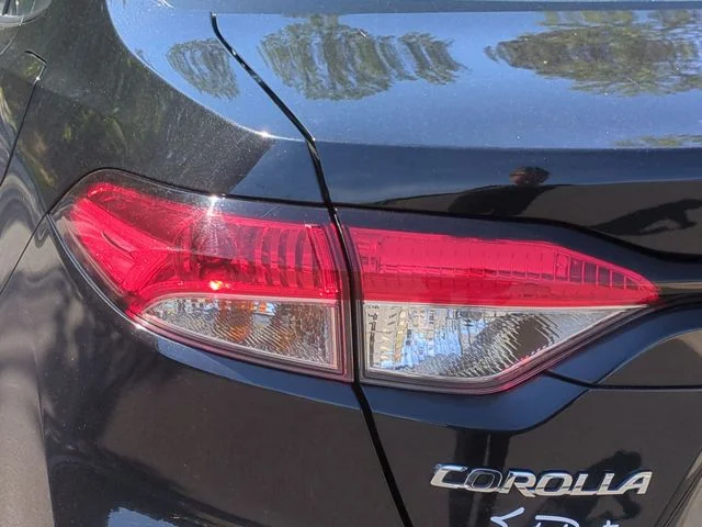 Used 2022 Black Toyota L image 21