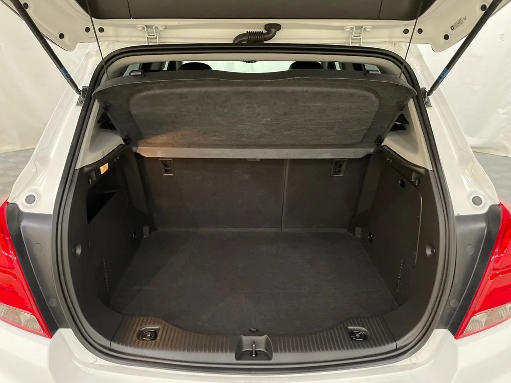 Used 2019 Summit White Chevrolet LT image 7