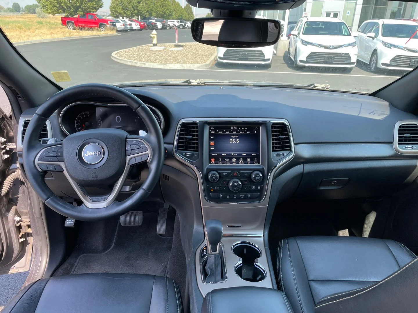 Used 2017 Gray Jeep Laredo image 11