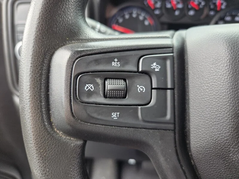 Used 2022 Summit White CHEVROLET CUSTOM image 25