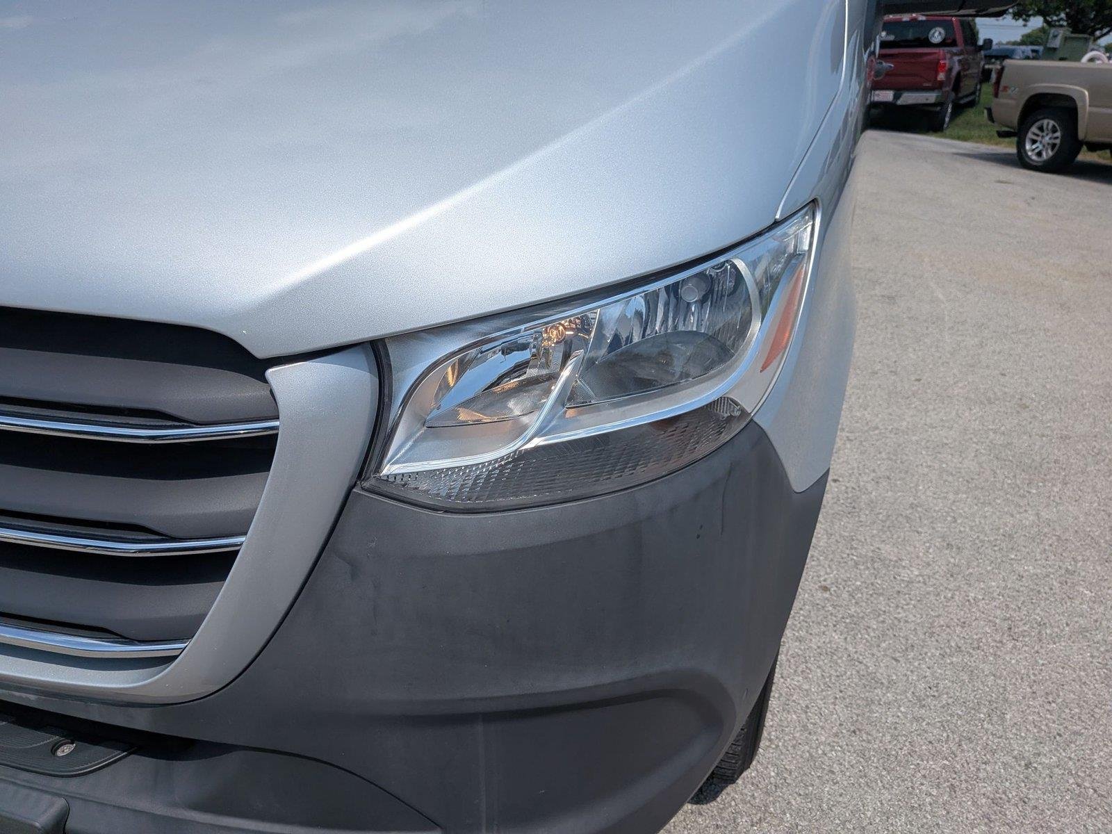 Used 2021  Mercedes-Benz  image 9