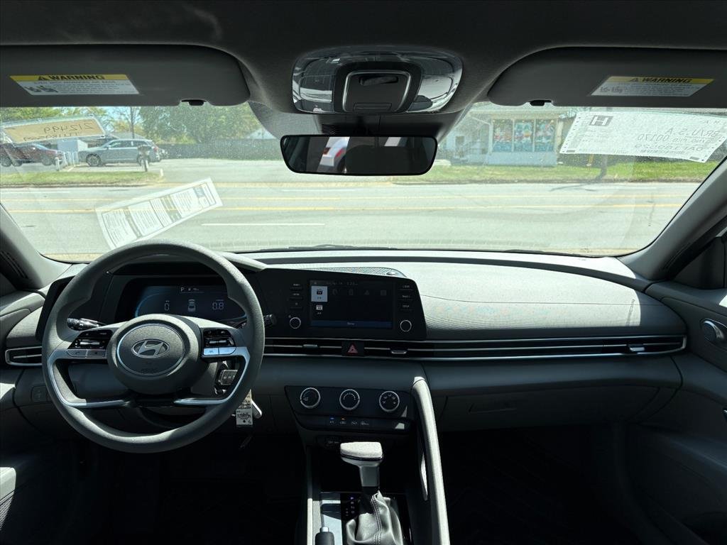 New 2026 Serenity White Pearl Hyundai SE image 4
