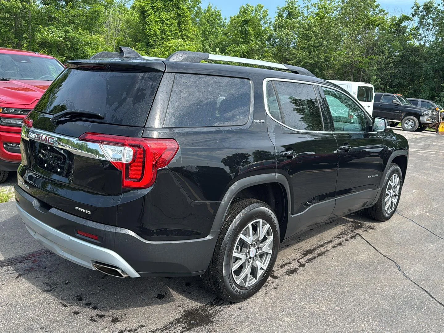 Used 2023 Ebony Twilight Metallic GMC SLE image 6