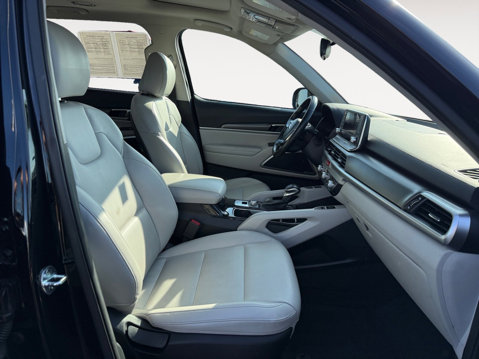 Used 2021 Ebony Black Kia S image 19
