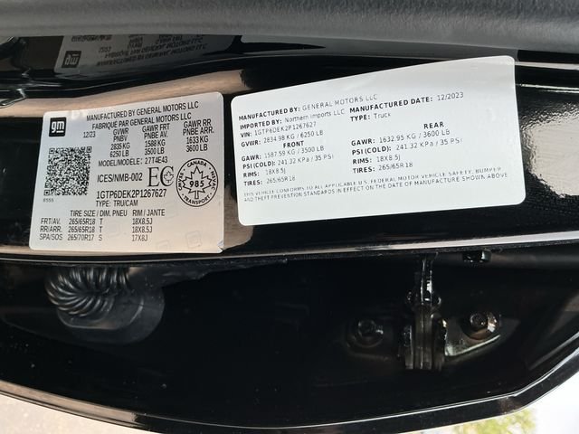 Used 2023 Black GMC AT4 image 23