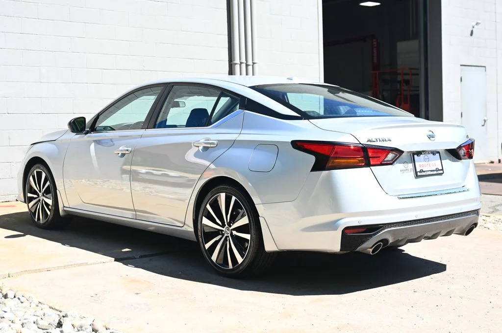 2022 Nissan Altima SR - Photo 6