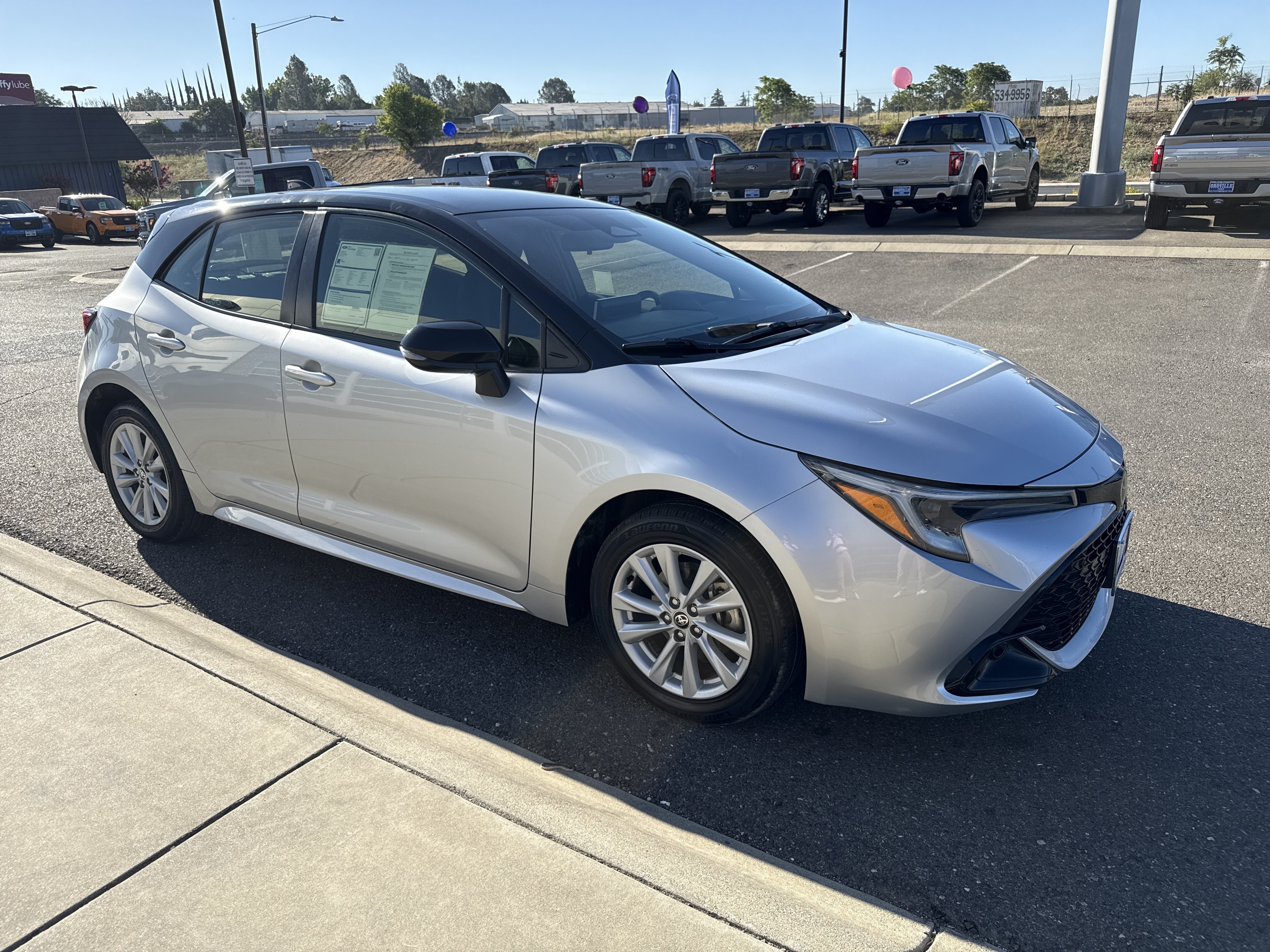 Certified Used 2023 Classic Silver / Midnight Black Metallic Toyota SE image 7