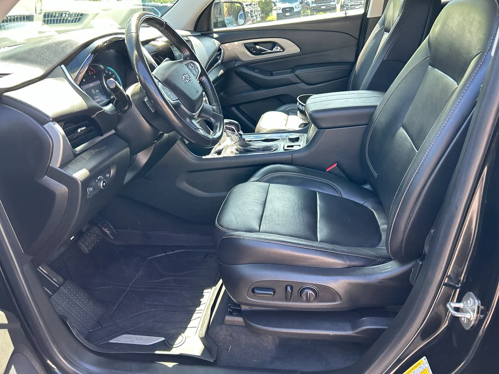 Used 2021 MOSAIC BLACK METALLIC Chevrolet RS image 15
