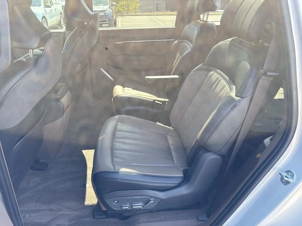 Used 2024 White Kia GT-Line image 24