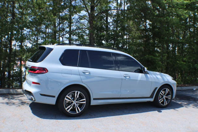 Used 2023 Brooklyn Grey Metallic BMW xDrive40i image 2