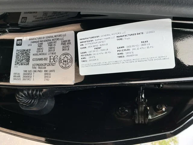 Used 2023 Black GMC AT4 image 23