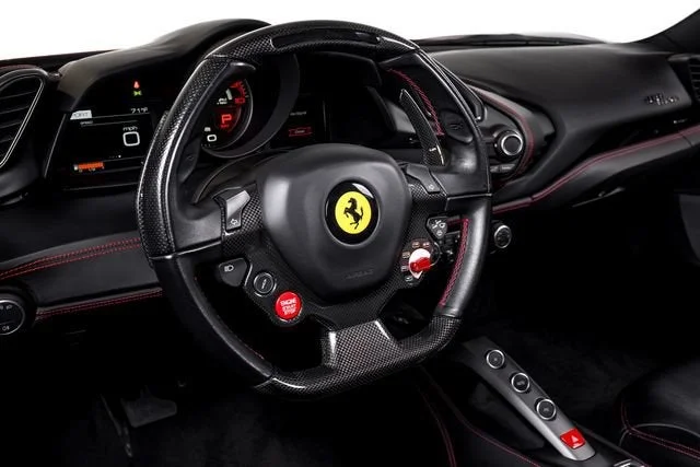 Certified Used 2018 Rosso Fiorano Ferrari  image 31