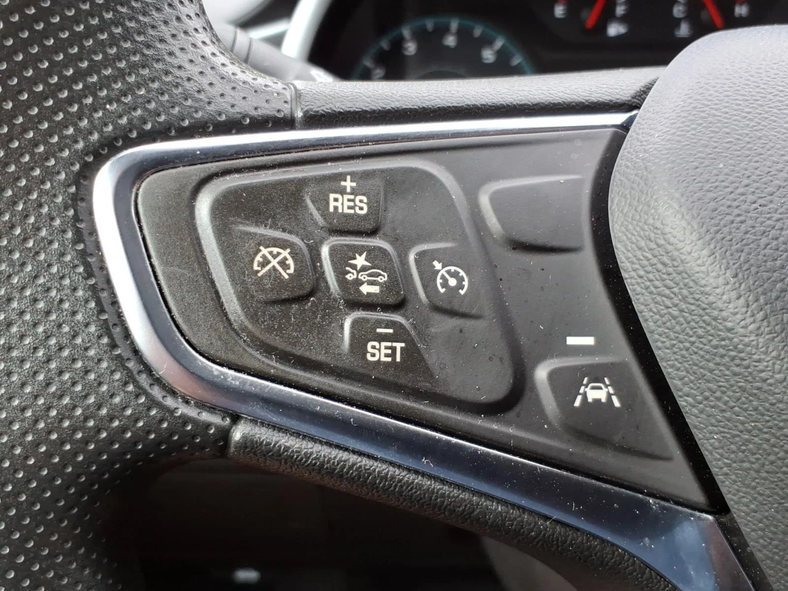 Used 2025 Mosaic Black Metallic Chevrolet LT image 14