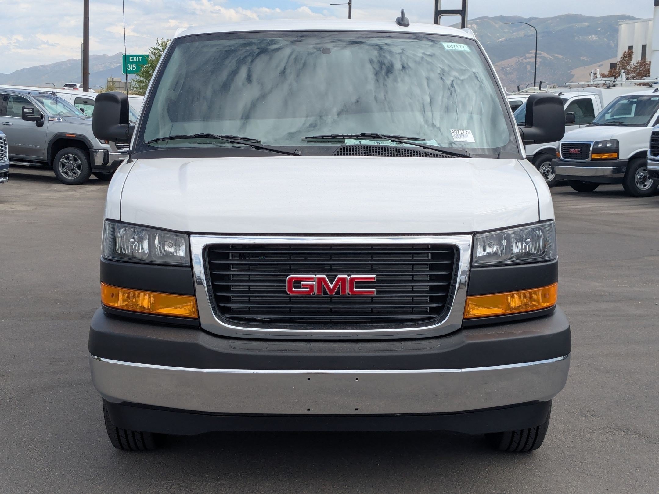 New 2025 Summit White GMC Work Van image 8
