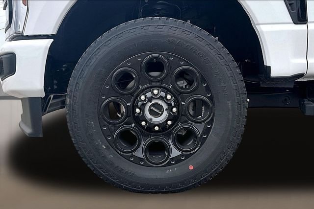 New 2026 Oxford White Ford XLT image 11