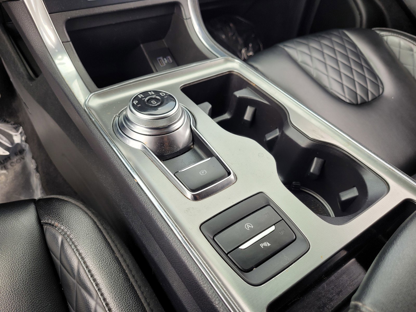 2023 Ford Edge Titanium - Photo 20