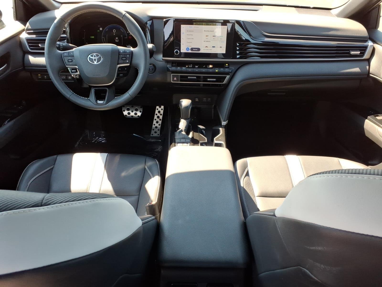Used 2025 Heavy Metal Toyota SE image 17