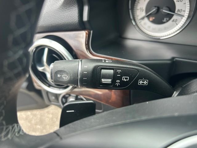Used 2013 Black Mercedes-Benz GLK 350 image 26