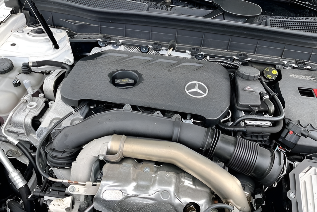 Certified Used 2025 White Mercedes-Benz GLB 250 image 17
