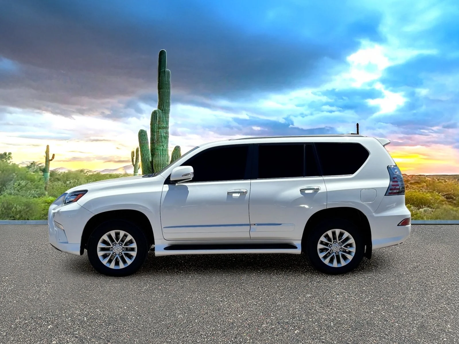 Used 2019 Starfire Pearl Lexus 460 image 2
