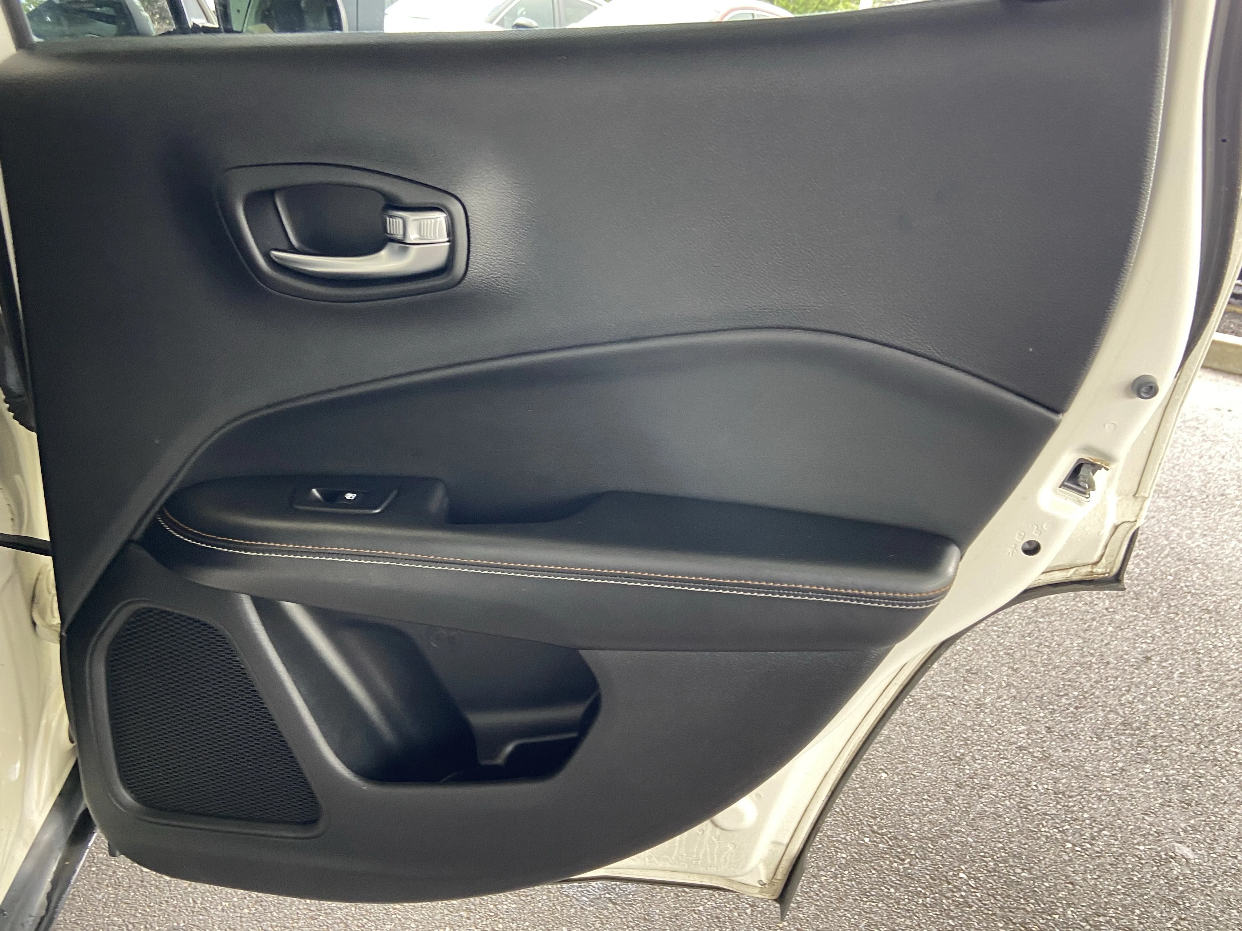 Used 2020 White Clearcoat Jeep Latitude image 30