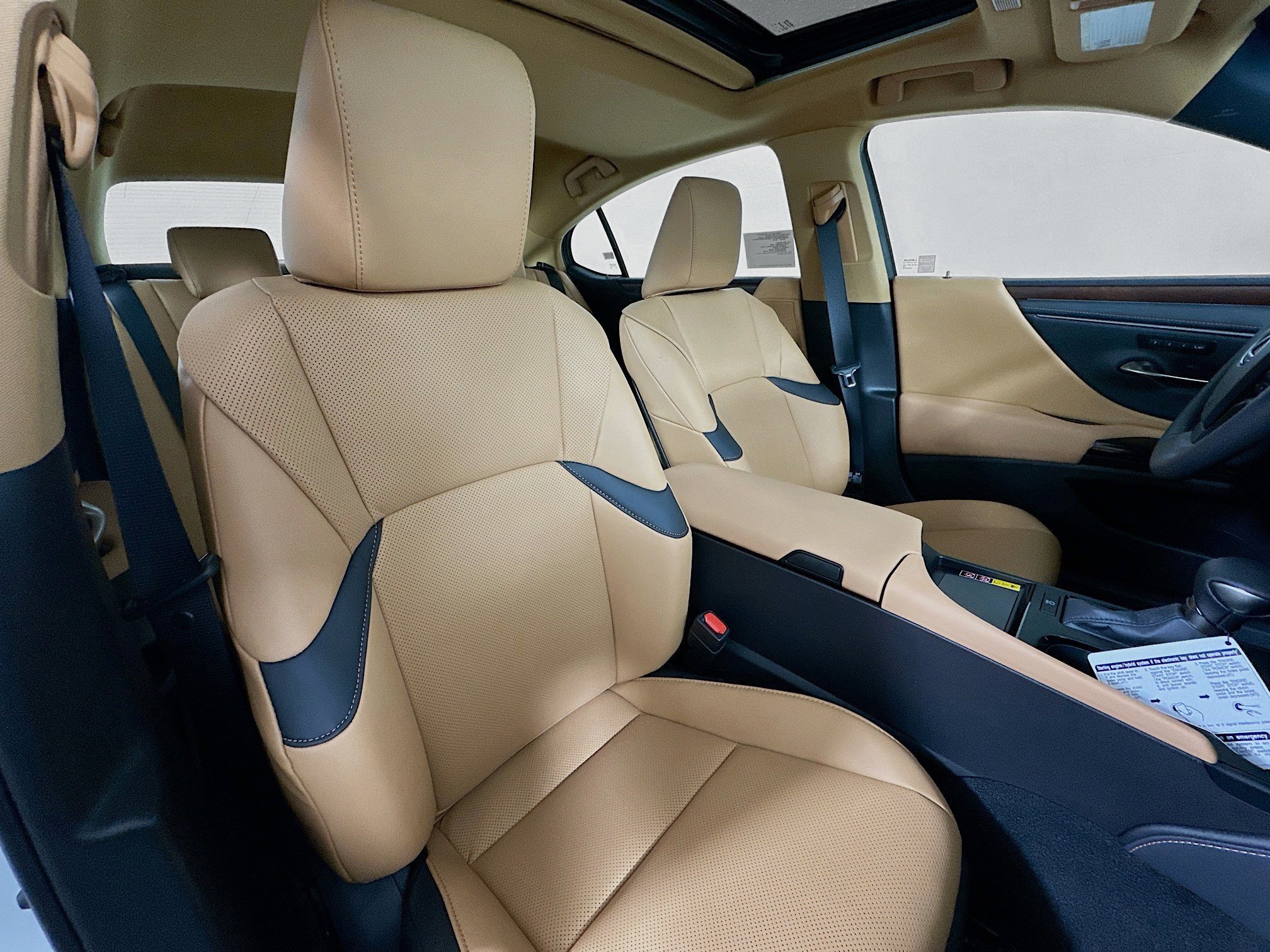 2025 Lexus ES 350 - Photo 27