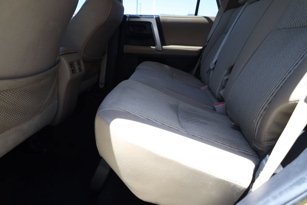 Used 2013 Blizzard Pearl Toyota SR5 image 17