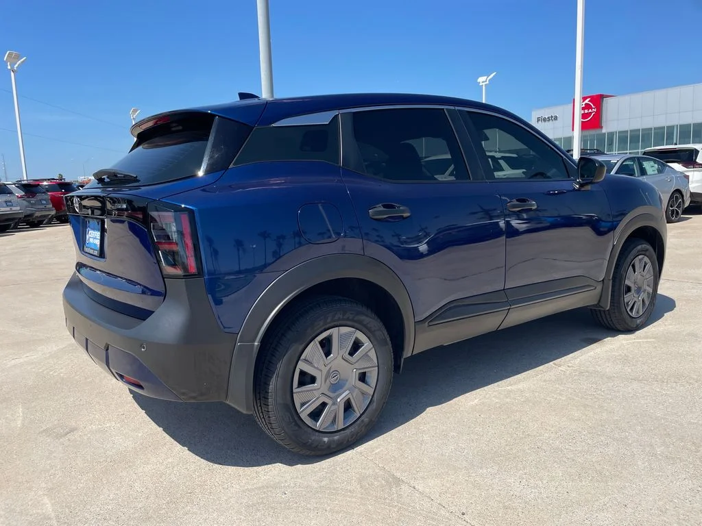 Used 2025 Blue Nissan S image 5