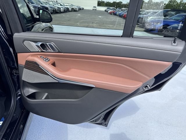 New 2027 Carbon Black Metallic BMW xDrive40i image 10