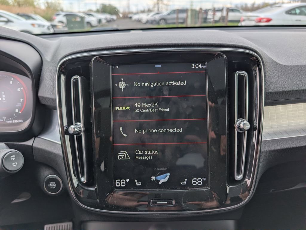 Used 2019  Volvo Momentum image 19