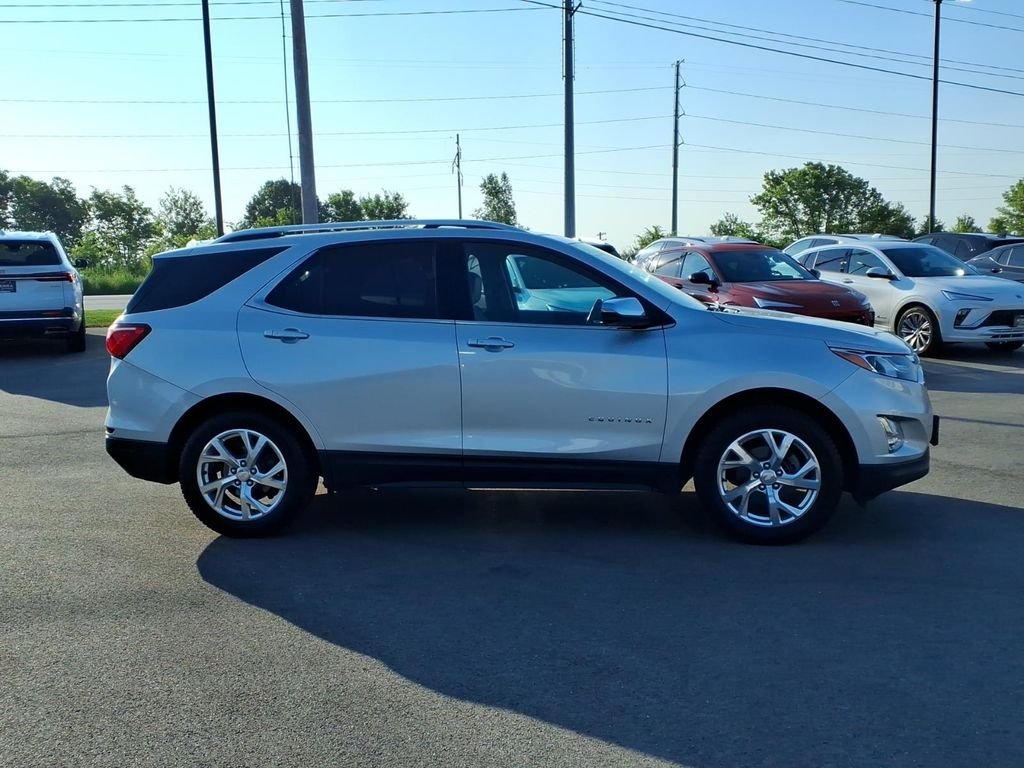 Used 2018 Silver Ice Metallic Chevrolet Premier image 15