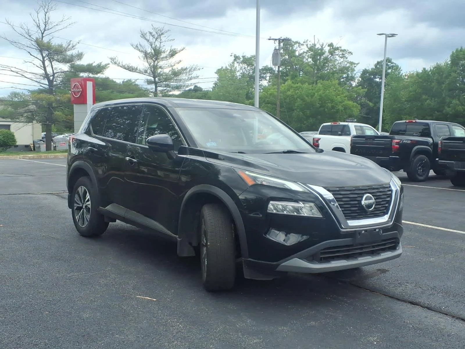 Certified Used 2021 Super Black Nissan SV image 3