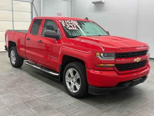 Used 2018 Red Chevrolet Custom image 1