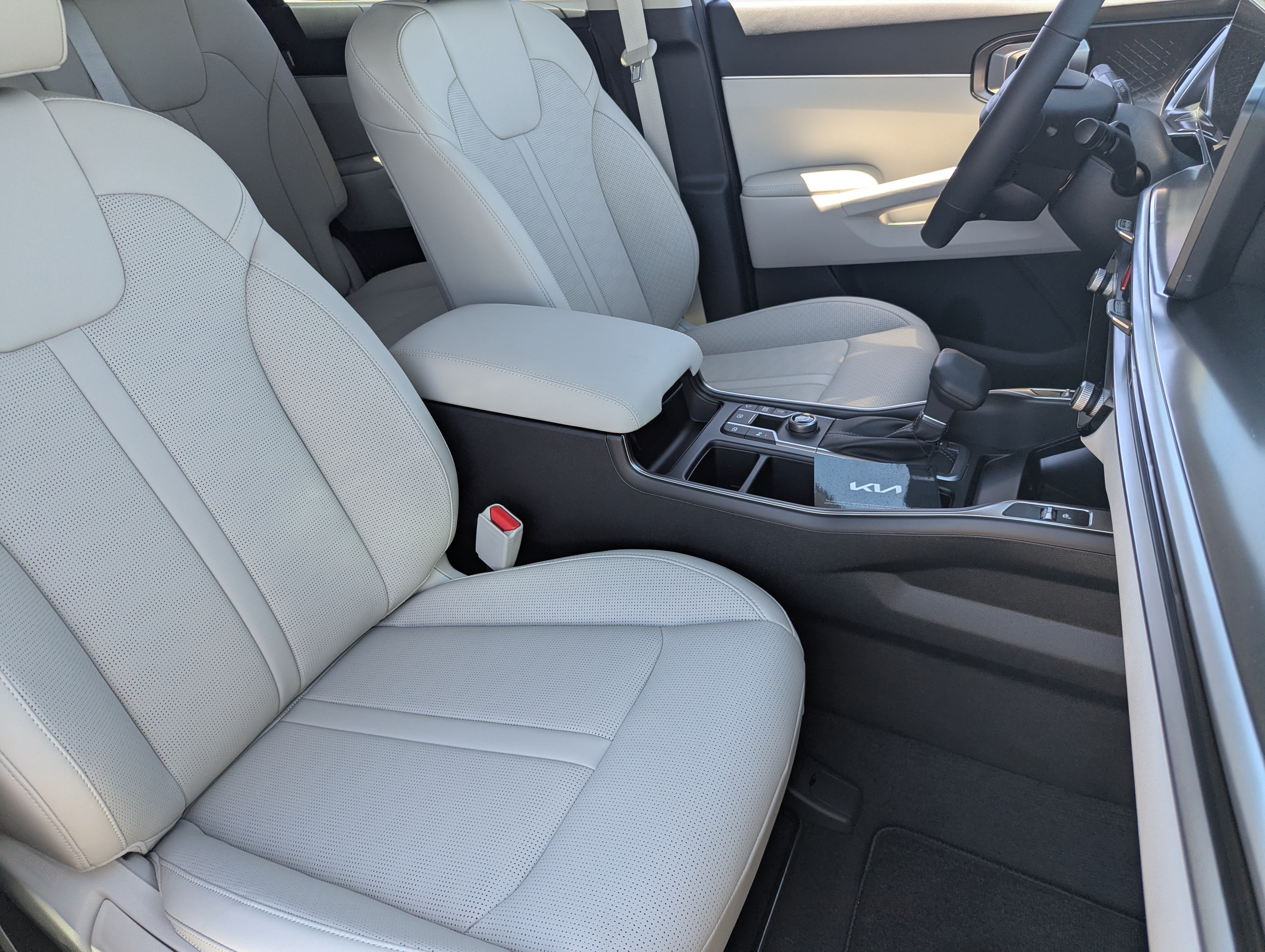 New 2026 Wolf Gray Kia S image 8