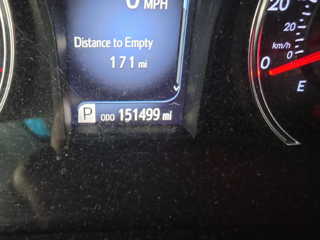Used 2015 Red Toyota SE image 16