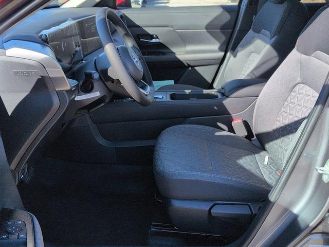 New 2026 Gun Metallic / Scarlet Ember Tintcoat Two-tone Nissan SV image 4