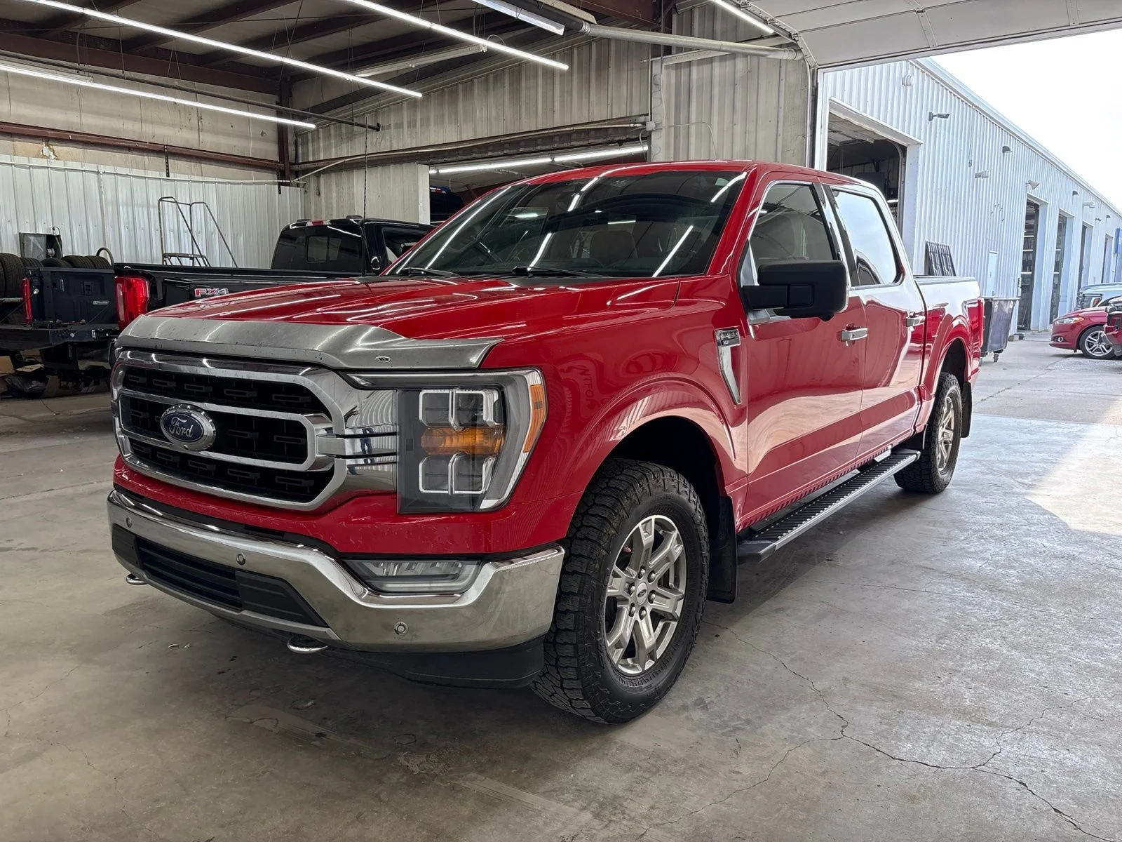 Used 2021 Red Ford XLT image 4