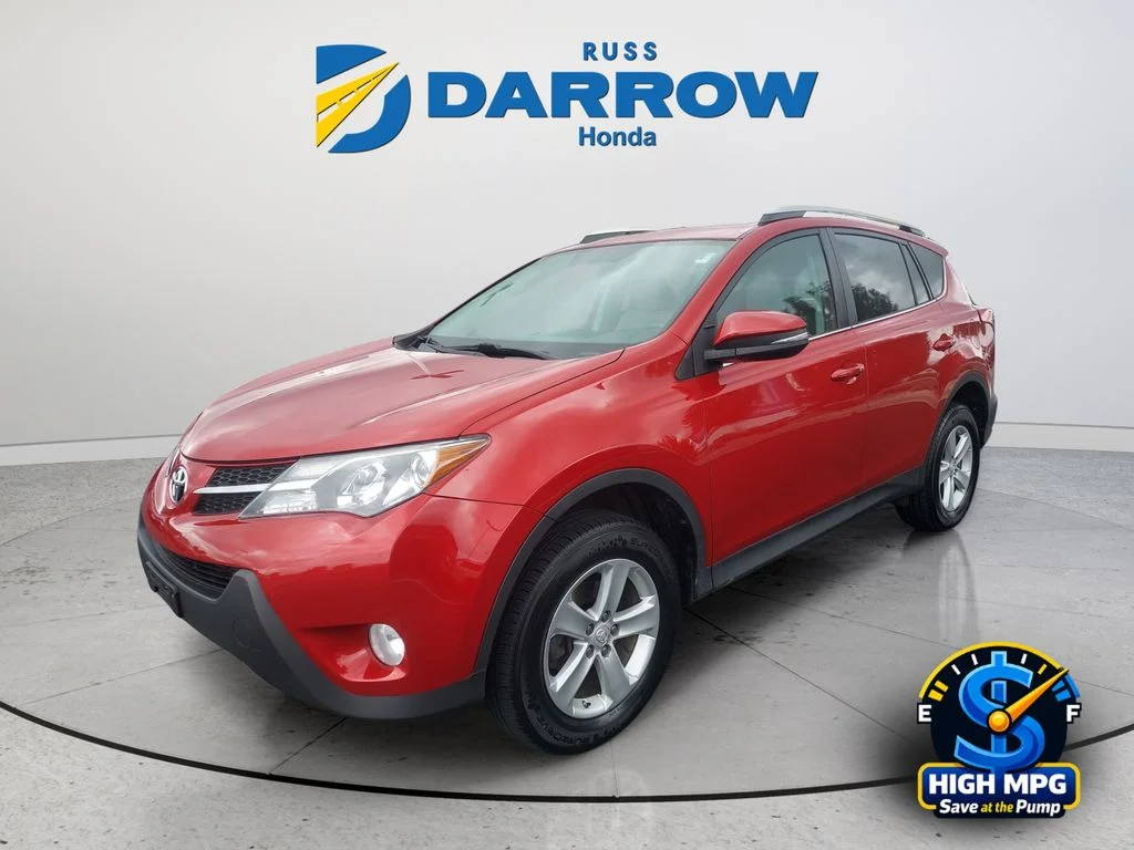 Used 2014 Red Toyota XLE image 1