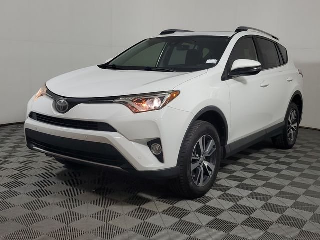 Used 2017 White Toyota XLE image 3